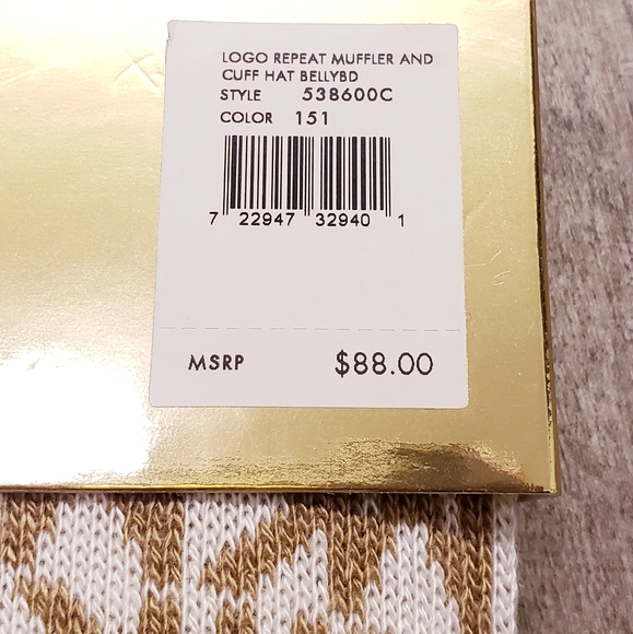 🆕️ Michael Kors Logo Scarf & Hat Gift 🎁 Set - Picture 6 of 13